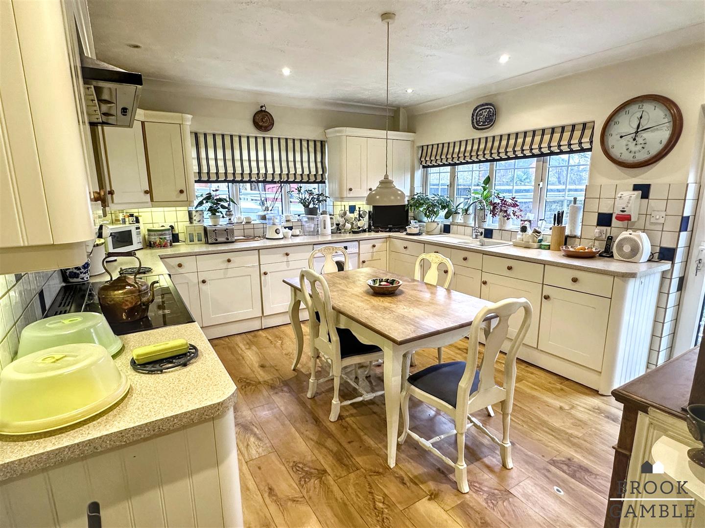 4 Bedroom House - Detached. Le Brun Road in Eastbourne, 18